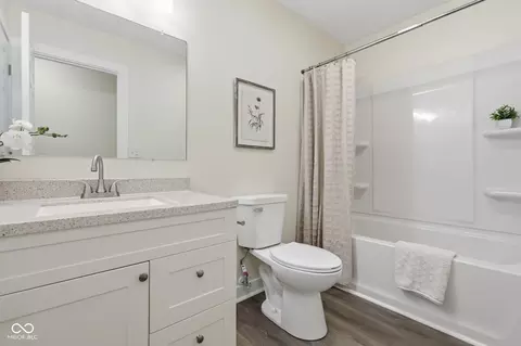 Bath - 914 Corey Ln, Plainfield, IN 46168 photo 2 of 2