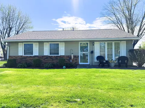 1056 Delwood Dr, Mooresville, IN 46158