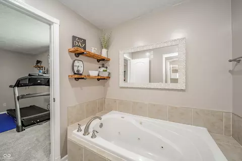 Bath - 6278 S Cabriolet Way, Pendleton, IN 46064 photo 3 of 4