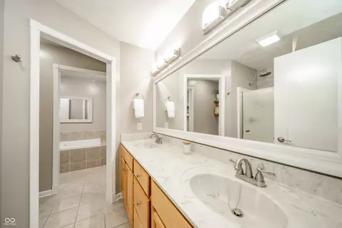 Bath - 6278 S Cabriolet Way, Pendleton, IN 46064 photo 2 of 4