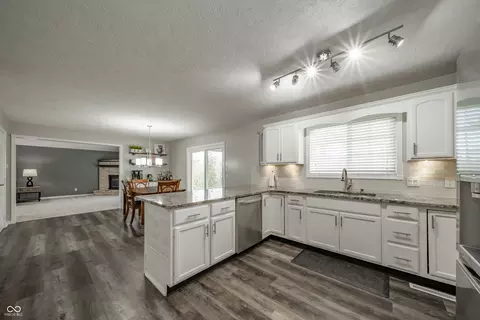 Kitchen - 6278 S Cabriolet Way, Pendleton, IN 46064 photo 5 of 5