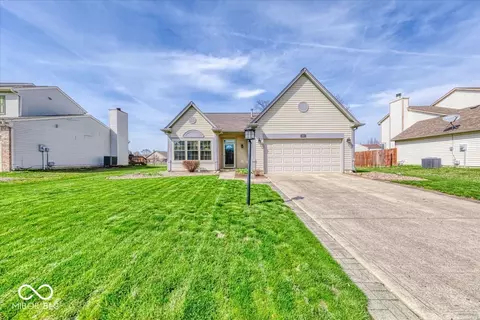 502 Alton Dr, Greenwood, IN 46143