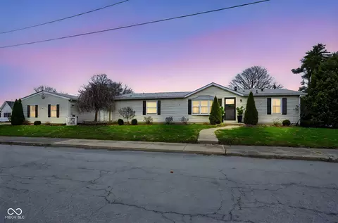 312 E 10th St, Lapel, IN 46051