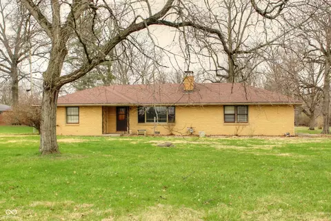 1035 N Scatterfield Rd, Anderson, IN 46012