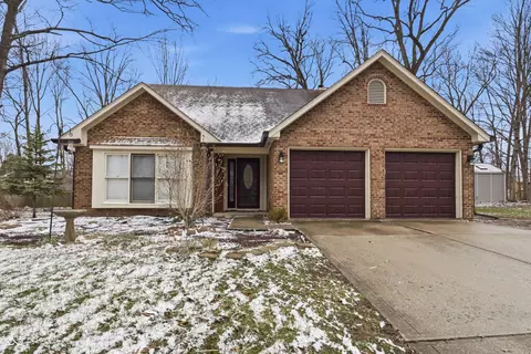 8731 Ginnylock Dr, Indianapolis, IN 46256