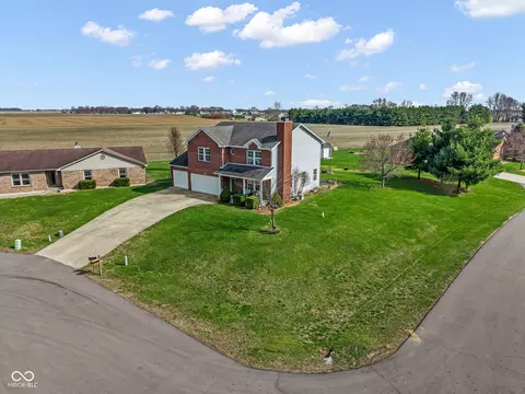 13053 N River Grove Dr, Columbus, IN 47203