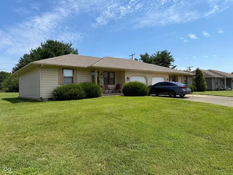 624 Hillcrest Cir, Seymour, IN 47274