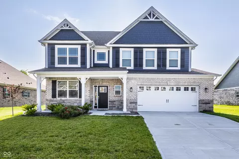 1711 Pelham Dr, Greenwood, IN 46143