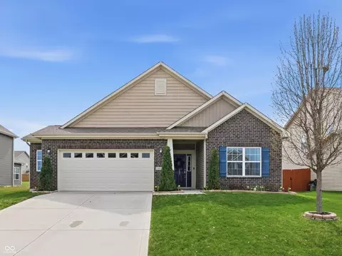 1027 Cherry Tree Ln, Greenwood, IN 46143