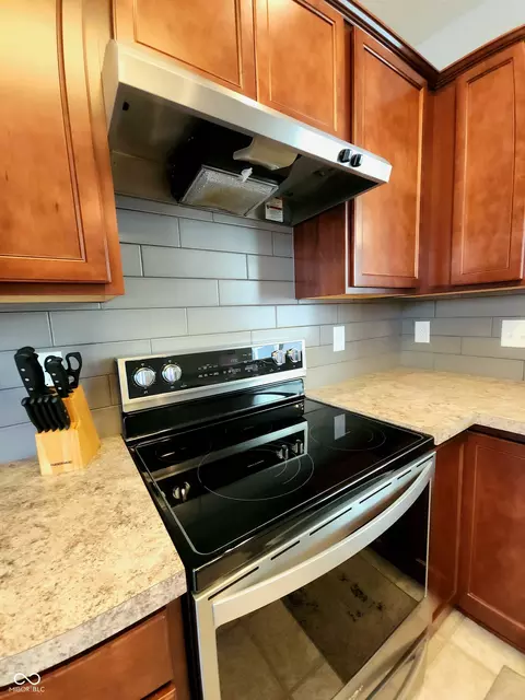 Kitchen - 5108 Silverbell Dr, Plainfield, IN 46168 photo 5 of 5