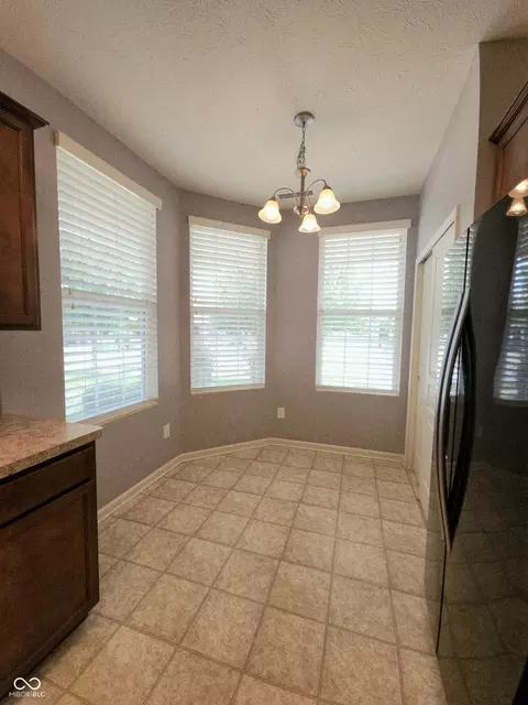 Kitchen - 5108 Silverbell Dr, Plainfield, IN 46168 photo 3 of 5