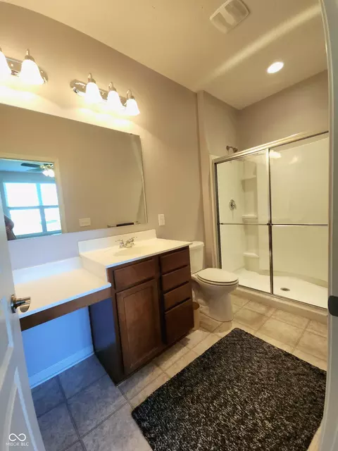 Bath - 5108 Silverbell Dr, Plainfield, IN 46168 photo 1 of 5