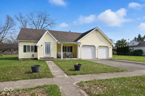215 Eikenberry St, Greenfield, IN 46140