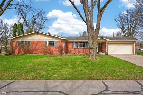 1010 Driftwood Ave, Columbus, IN 47203