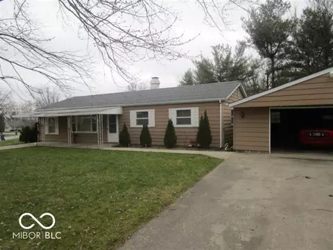 808 Crescent Dr, Greencastle, IN 46135