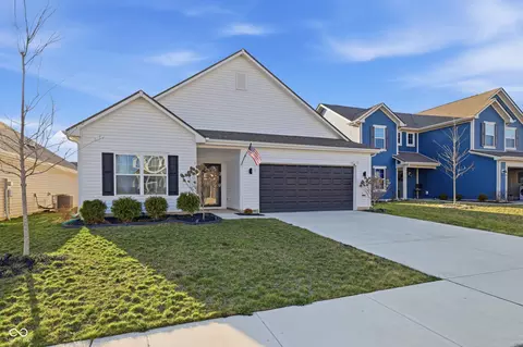 4726 Amber Wood Ln, Indianapolis, IN 46235