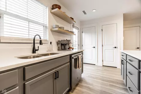 Kitchen - 9823 Hulton Rd, Pendleton, IN 46064 photo 3 of 3