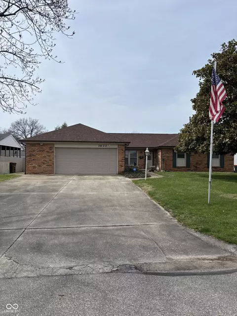 Exterior - 2622 Forest Dr, Columbus, IN 47201 photo 4 of 4
