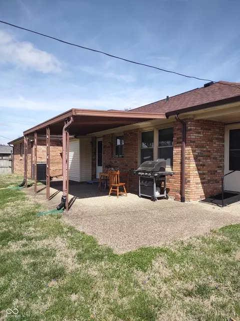 Exterior - 2622 Forest Dr, Columbus, IN 47201 photo 3 of 4