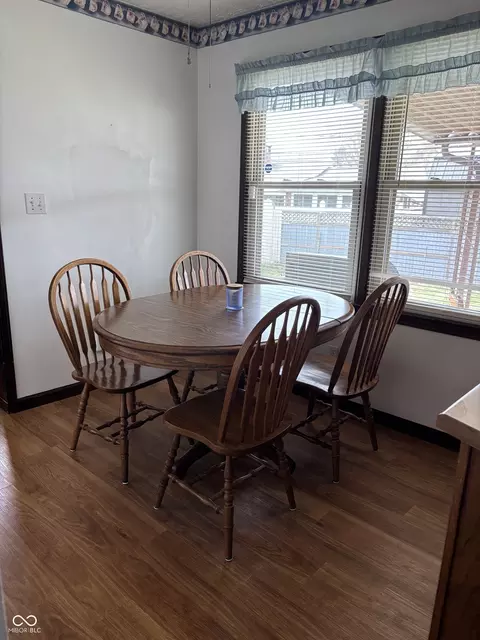 Dining - 2622 Forest Dr, Columbus, IN 47201 photo 3 of 3