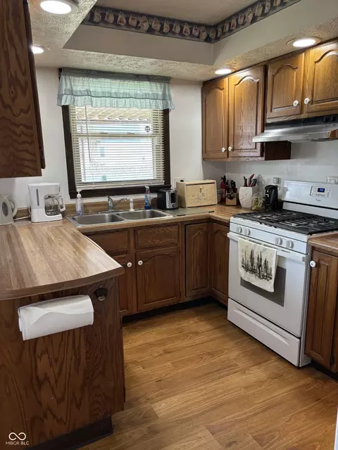 Kitchen - 2622 Forest Dr, Columbus, IN 47201 photo 1 of 2