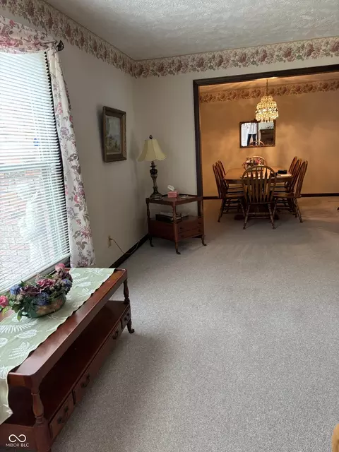 Dining - 2622 Forest Dr, Columbus, IN 47201 photo 1 of 3