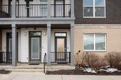 727 N Illinois St #204, Indianapolis, IN 46204