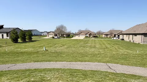 1221 Capitol Dr, Edinburgh, IN 46124