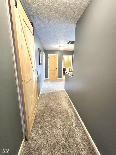 Entry Way - 1606 Huntzinger Blvd, Pendleton, IN 46064 photo 4 of 5