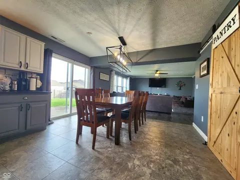 Dining - 1606 Huntzinger Blvd, Pendleton, IN 46064 photo 2 of 2
