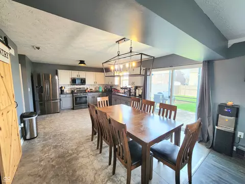 Dining - 1606 Huntzinger Blvd, Pendleton, IN 46064 photo 1 of 2