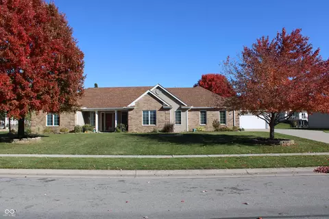 408 Steeplechase Dr, Auburn, IN 46706