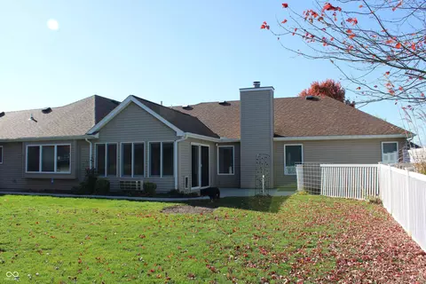 Exterior - 408 Steeplechase Dr, Auburn, IN 46706 photo 4 of 8