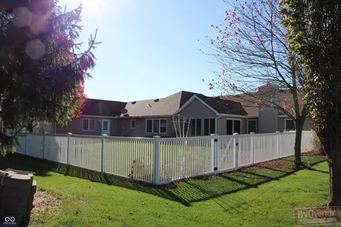 Exterior - 408 Steeplechase Dr, Auburn, IN 46706 photo 6 of 8