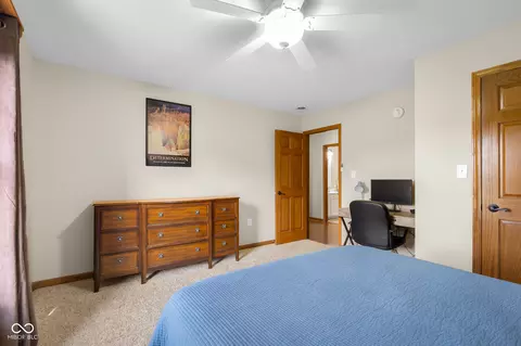 Bedroom - 7351 S Artesian Ct, Columbus, IN 47201 photo 7 of 10