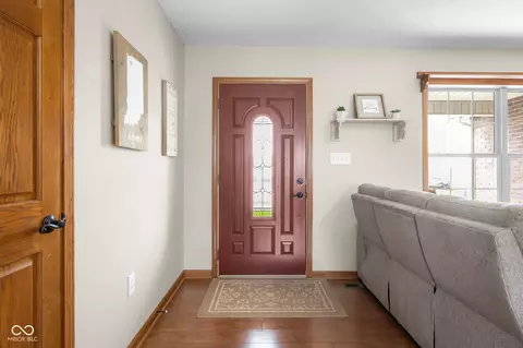 Entry Way - 7351 S Artesian Ct, Columbus, IN 47201 photo 1 of 2