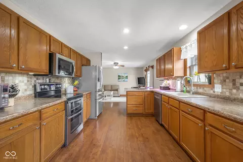 Kitchen - 7351 S Artesian Ct, Columbus, IN 47201 photo 1 of 4
