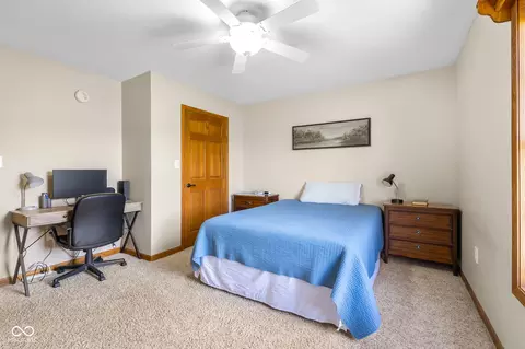 Bedroom - 7351 S Artesian Ct, Columbus, IN 47201 photo 5 of 10
