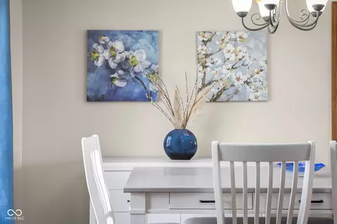 Dining - 7351 S Artesian Ct, Columbus, IN 47201 photo 2 of 2