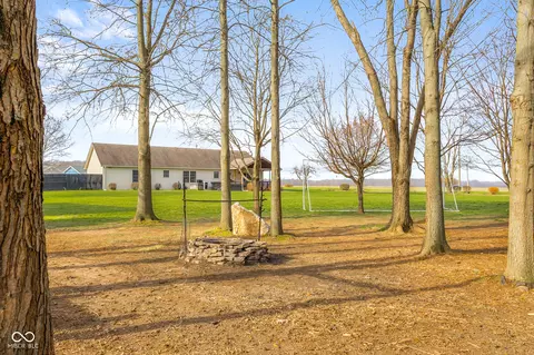 Exterior - 7351 S Artesian Ct, Columbus, IN 47201 photo 13 of 14