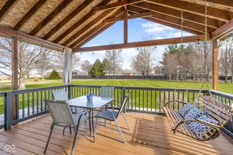 Exterior - 7351 S Artesian Ct, Columbus, IN 47201 photo 4 of 14