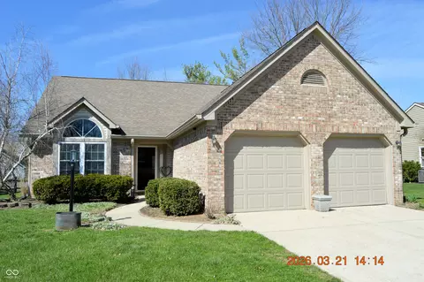 11374 Cherry Blossom East Dr, Fishers, IN 46038