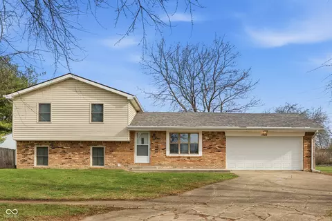 1202 Victoria Dr, Lebanon, IN 46052