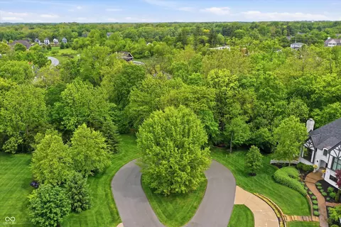 1 Woodard Blf, Zionsville, IN 46077