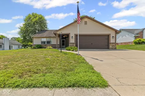 6433 Southern Lakes Dr N, Indianapolis, IN 46237