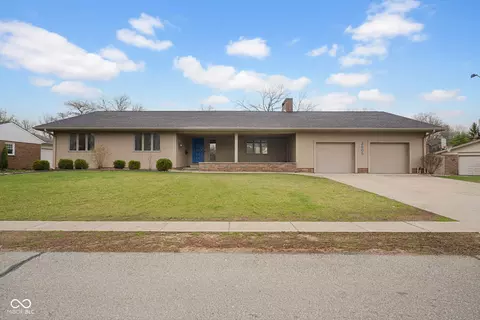 3805 Lakeside Dr, Columbus, IN 47203