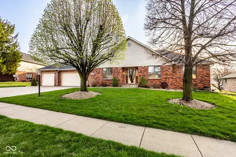 7025 Hunters Ridge Dr, Plainfield, IN 46168