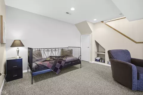 Bedroom - 301 Flatrock Dr, Columbus, IN 47201 photo 3 of 7