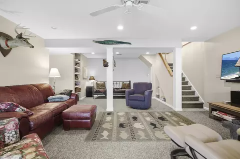 Living - 301 Flatrock Dr, Columbus, IN 47201 photo 5 of 5