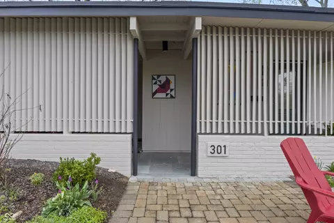 Exterior - 301 Flatrock Dr, Columbus, IN 47201 photo 7 of 12